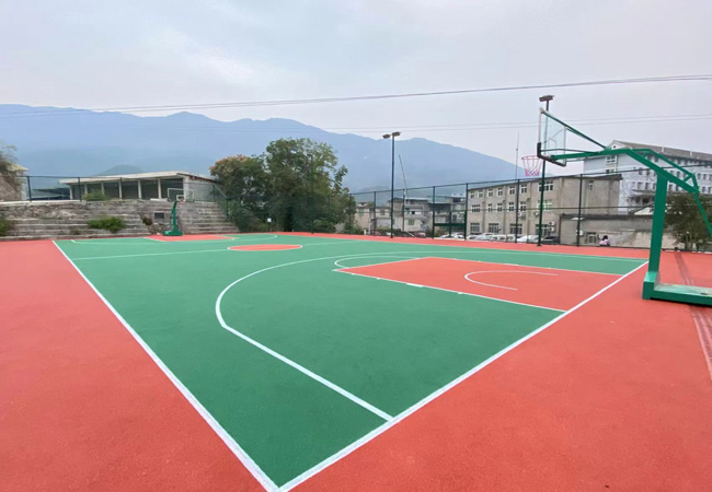 四川綿陽(yáng)塔水鎮(zhèn)云塔社區(qū)便民服務(wù)站1200平方5毫米硅PU順利完工！