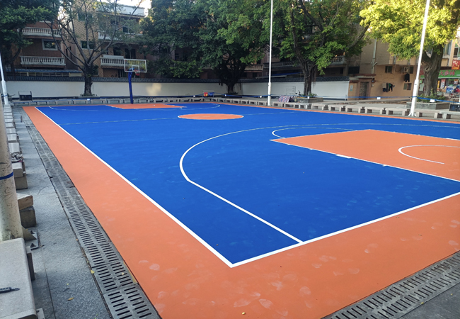 東莞萬江510平方丙烯酸籃球場面層翻新順利完工！