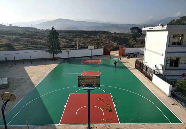 做硅pu材料 球場(chǎng)的好處！