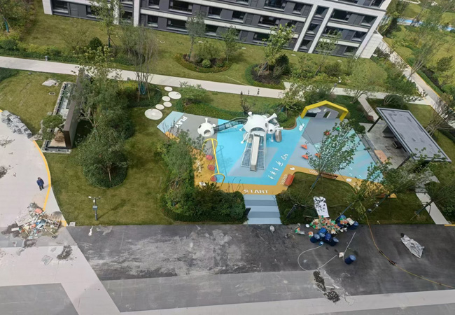 陜西省榆林市高新區(qū)能源路與通源路1000平方彩色EPDM塑膠跑道完工！