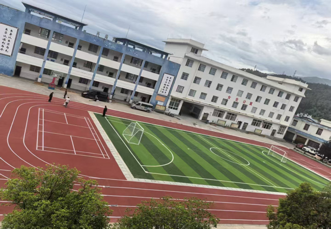 學(xué)校透氣型塑膠跑道