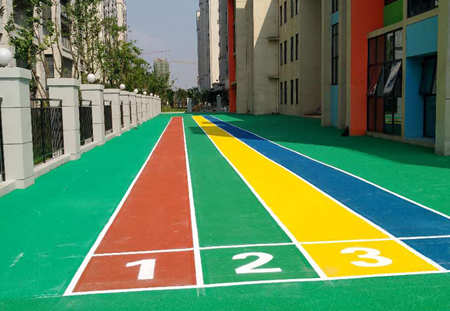 1分鐘帶你了解環(huán)保安全EPDM塑膠跑道材料安全地墊能用在什么地方!