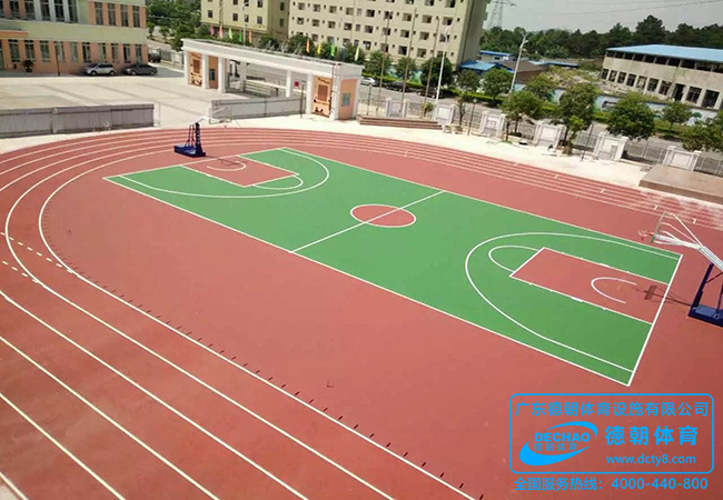 操場(chǎng)環(huán)保復(fù)合型塑膠跑道鋪設(shè)施工